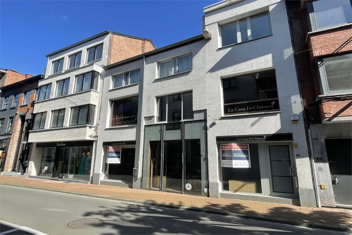Handelszaak te  huur in Hasselt 3500 1950.00€  slaapkamers m² - Zoekertje 630762