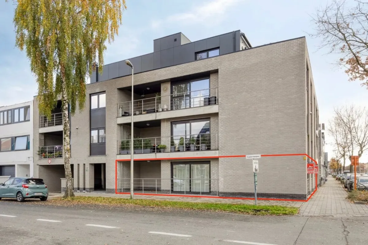 Benedenverdieping te  koop in Leopoldsburg 3970 299000.00€ 3 slaapkamers 110.00m² - Zoekertje 632209
