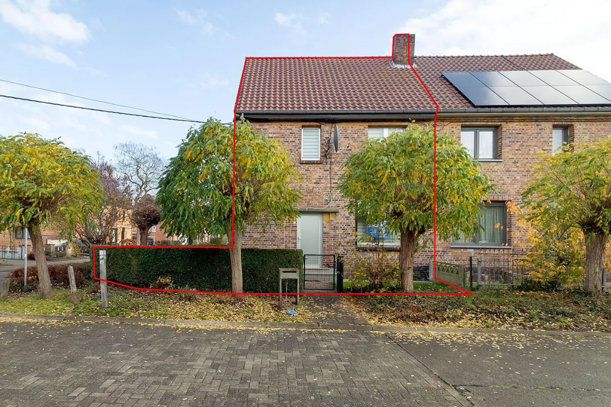 Huis te  koop in Genk 3600 350000.00€ 6 slaapkamers m² - Zoekertje 632581