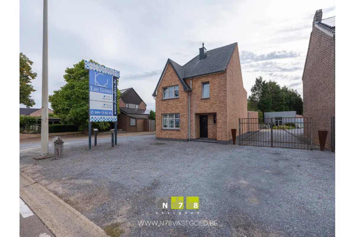 Mixgebouw te  koop in Dilsen-Stokkem 3650 449000.00€ 2 slaapkamers 140.00m² - Zoekertje 633428