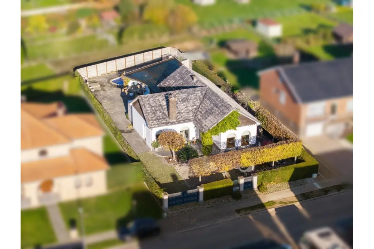 Huis te  koop in Borgloon 3840 425000.00€ 4 slaapkamers 228.00m² - Zoekertje 632849