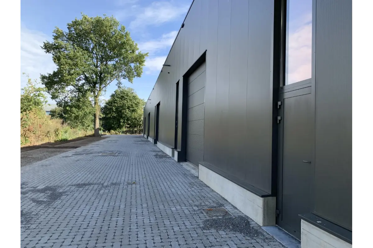 Handelszaak te  huur in Maaseik 3680 855.00€  slaapkamers 150.00m² - Zoekertje 632861