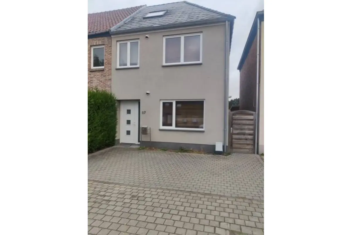 Huis te  huur in Lommel 3920 1200.00€ 3 slaapkamers 143.00m² - Zoekertje 646703