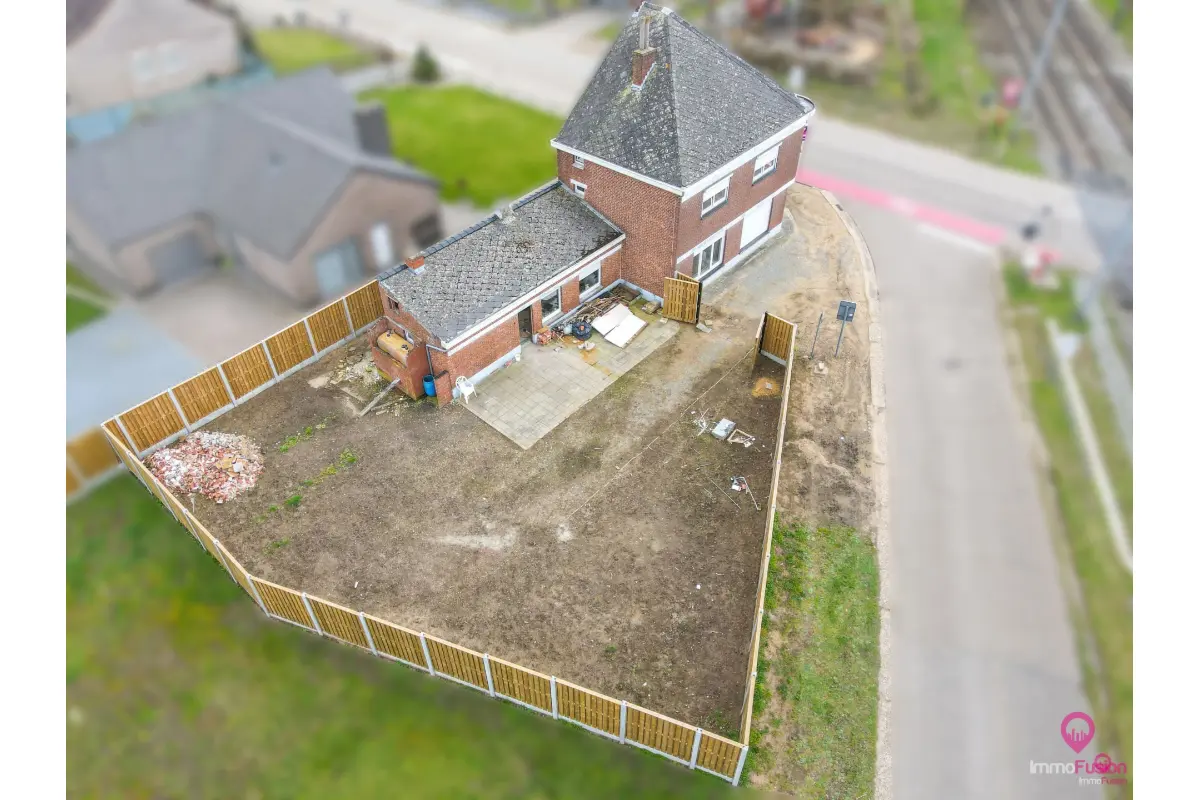 Huis te  koop in Lummen 3560 179000.00€ 3 slaapkamers 220.00m² - Zoekertje 650995