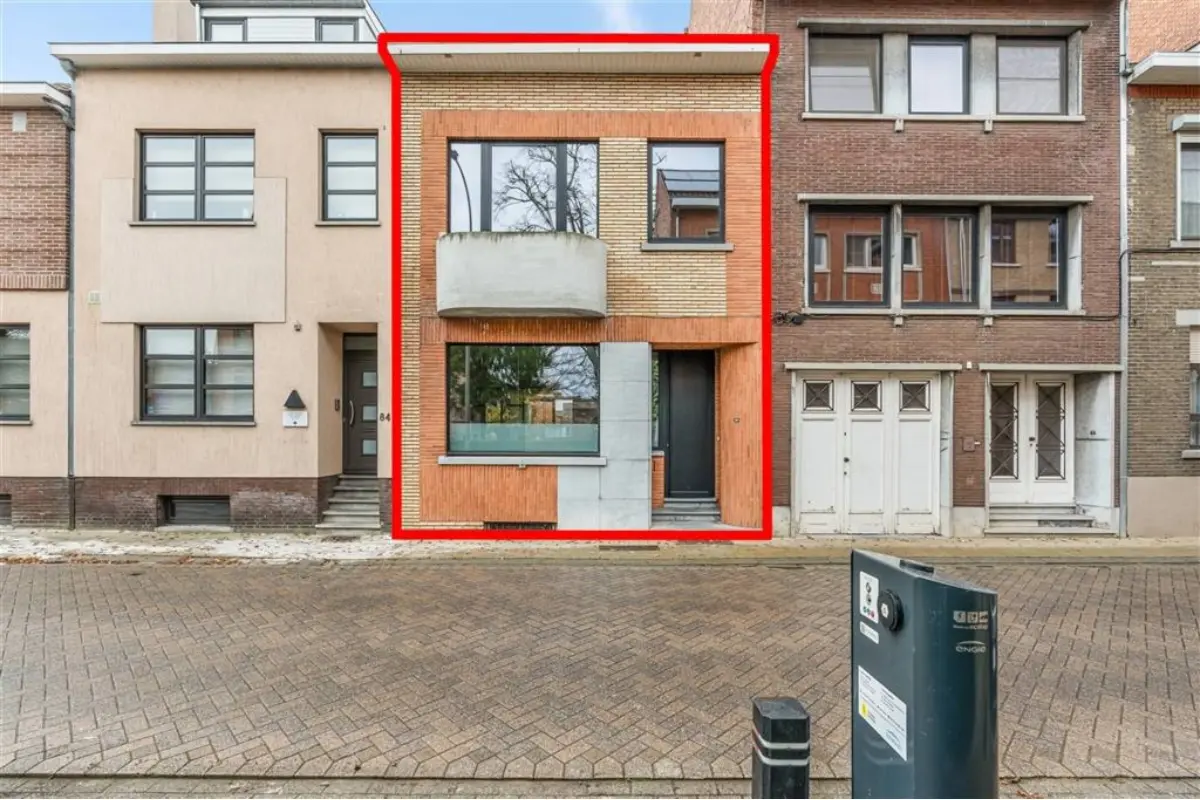 Huis te  huur in Hasselt 3500 1300.00€ 3 slaapkamers 193.00m² - Zoekertje 634247