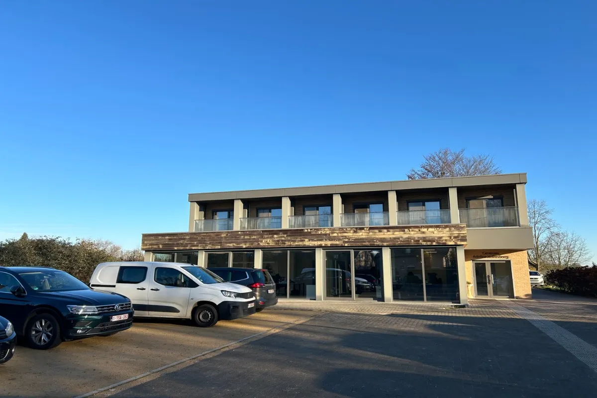 Handelszaak te  huur in Tongeren 3700 5500.00€  slaapkamers 1263.00m² - Zoekertje 635070