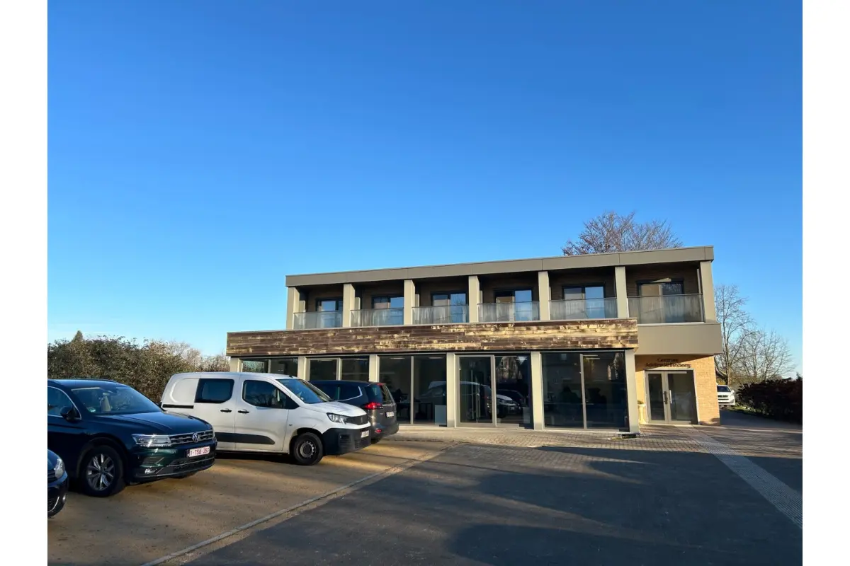 Handelszaak te  huur in Tongeren 3700 5500.00€  slaapkamers 1263.00m² - Zoekertje 635070