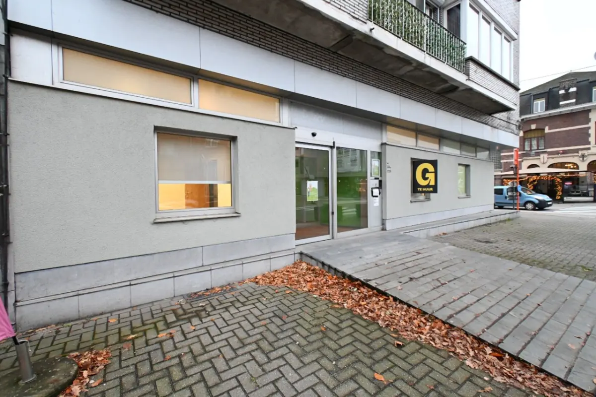 Handelszaak te  huur in Bilzen 3740 1800.00€  slaapkamers 249.00m² - Zoekertje 636268