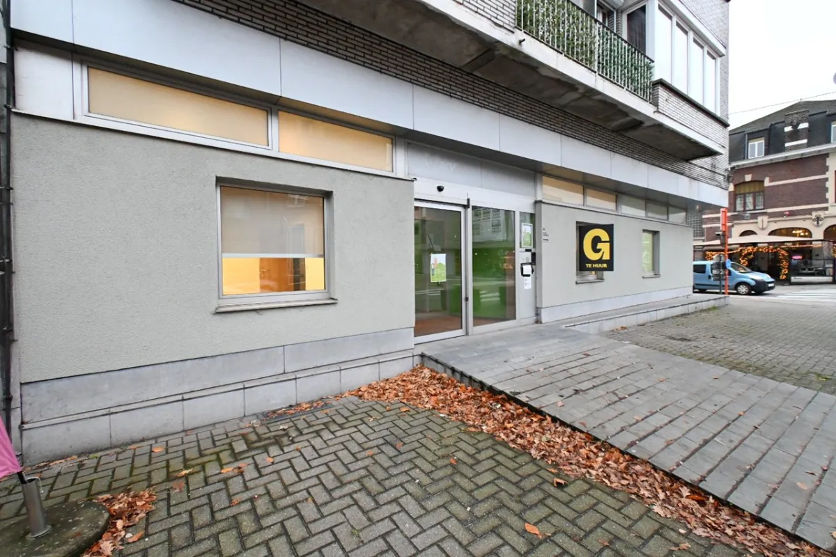 Handelszaak te  huur in Bilzen 3740 1800.00€  slaapkamers 249.00m² - Zoekertje 636268