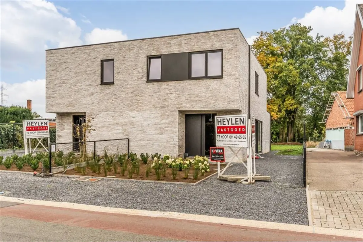 Huis te  koop in Heusden-Zolder 3550 379000.00€ 3 slaapkamers 174.00m² - Zoekertje 636076