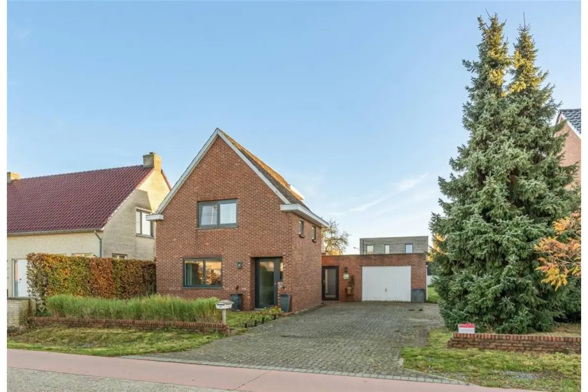 Huis te  koop in Lommel 3920 309000.00€ 2 slaapkamers 140.00m² - Zoekertje 636333