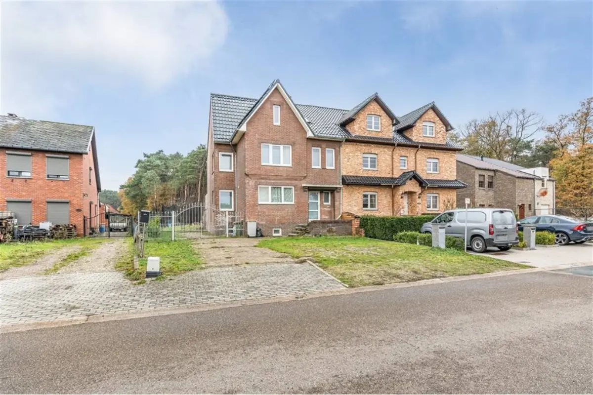 Huis te  koop in Mechelen-aan-de-Maas 3630 399000.00€ 5 slaapkamers 180.00m² - Zoekertje 638782