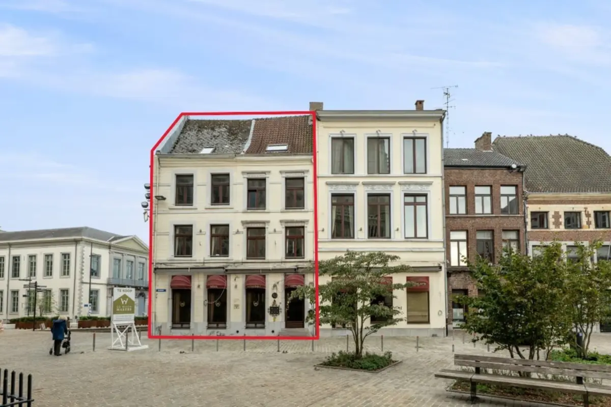 Handelszaak te  koop in Berg 3700 224000.00€ 4 slaapkamers 330.00m² - Zoekertje 637864
