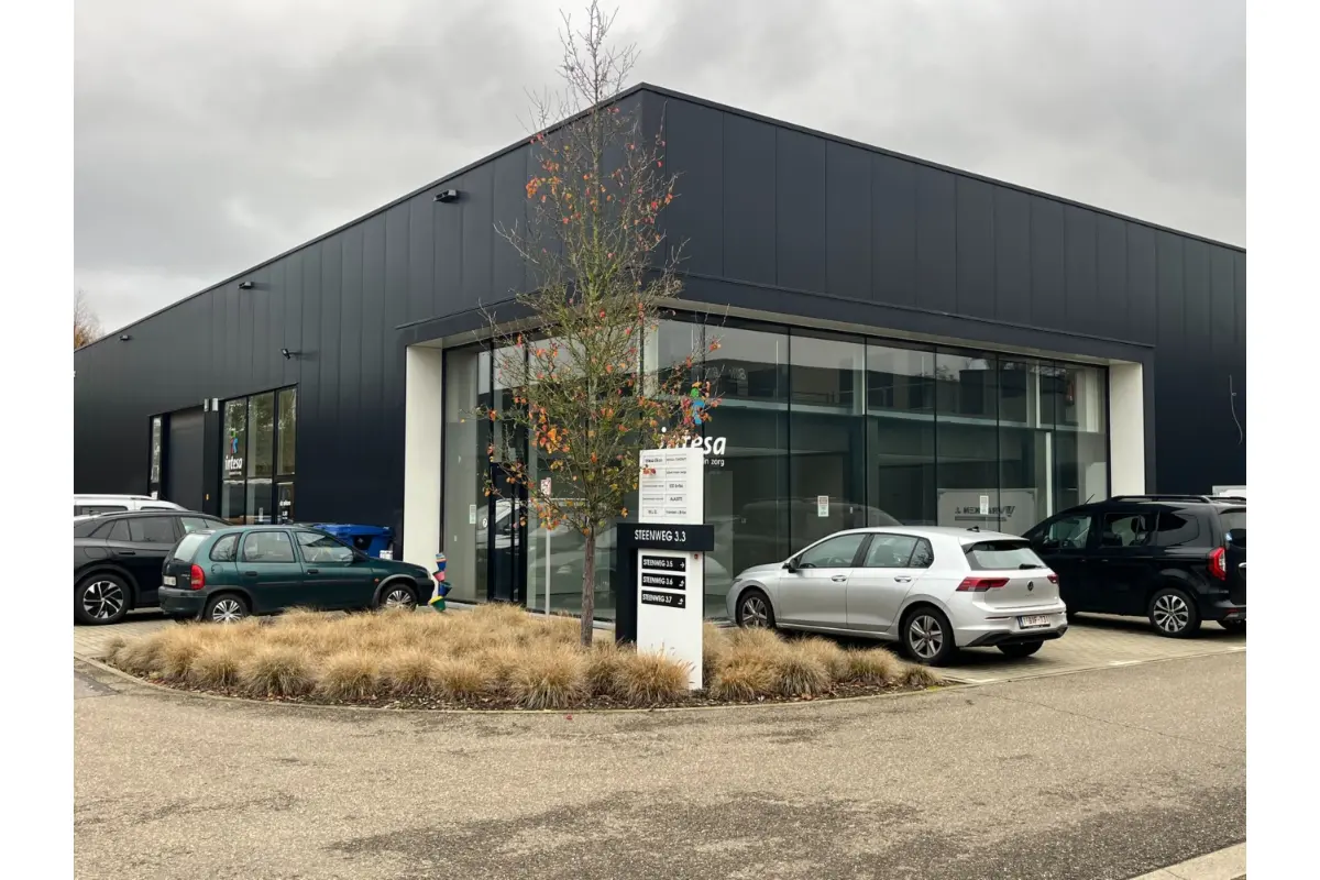 Handelszaak te  huur in Herk-de-Stad 3540 1900.00€  slaapkamers 441.00m² - Zoekertje 639491