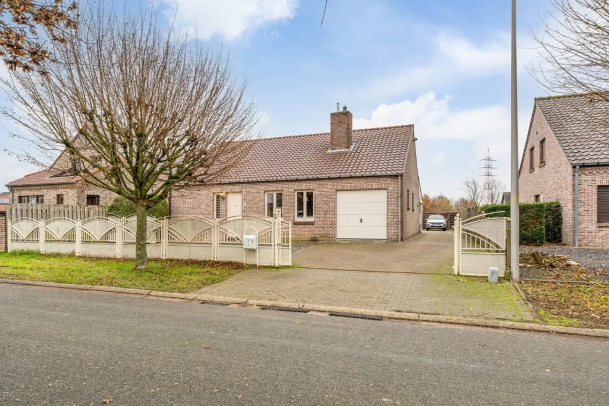 Huis te  koop in Maaseik 3680 335000.00€ 2 slaapkamers 140.00m² - Zoekertje 639684