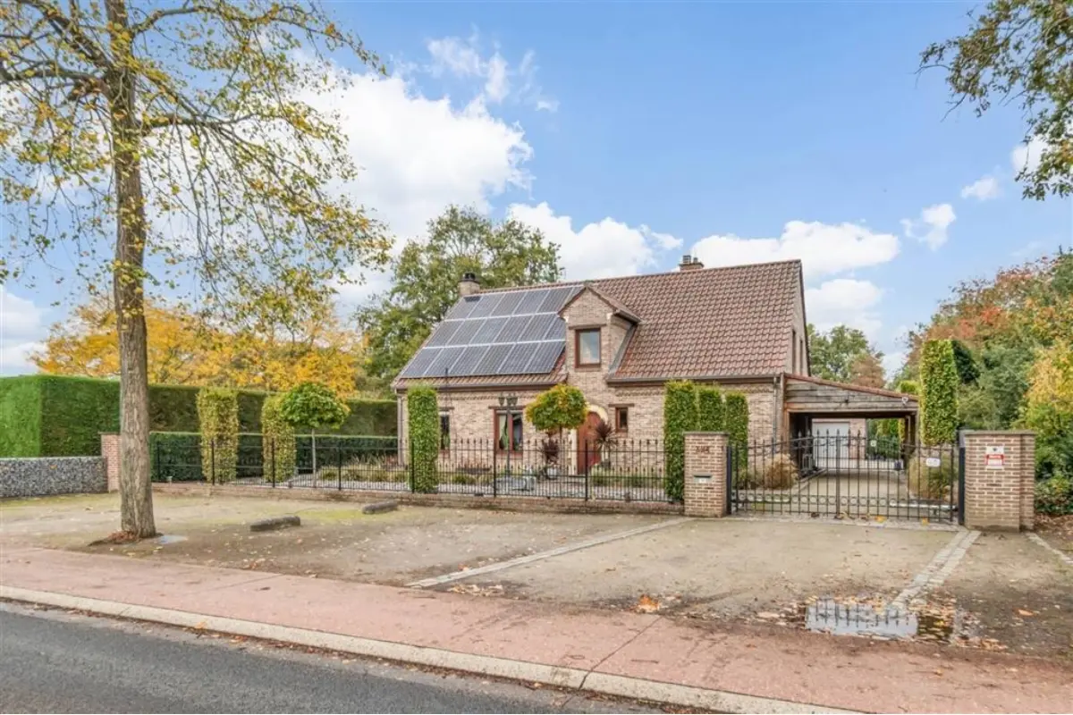 Huis te  koop in Lommel 3920 0.00€ 3 slaapkamers 230.00m² - Zoekertje 641328