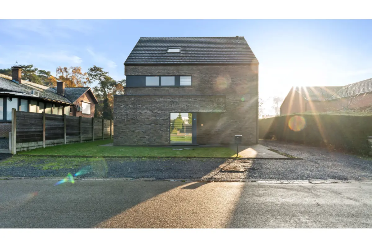 Huis te  koop in Eisden 3630 549000.00€ 4 slaapkamers 262.00m² - Zoekertje 641116