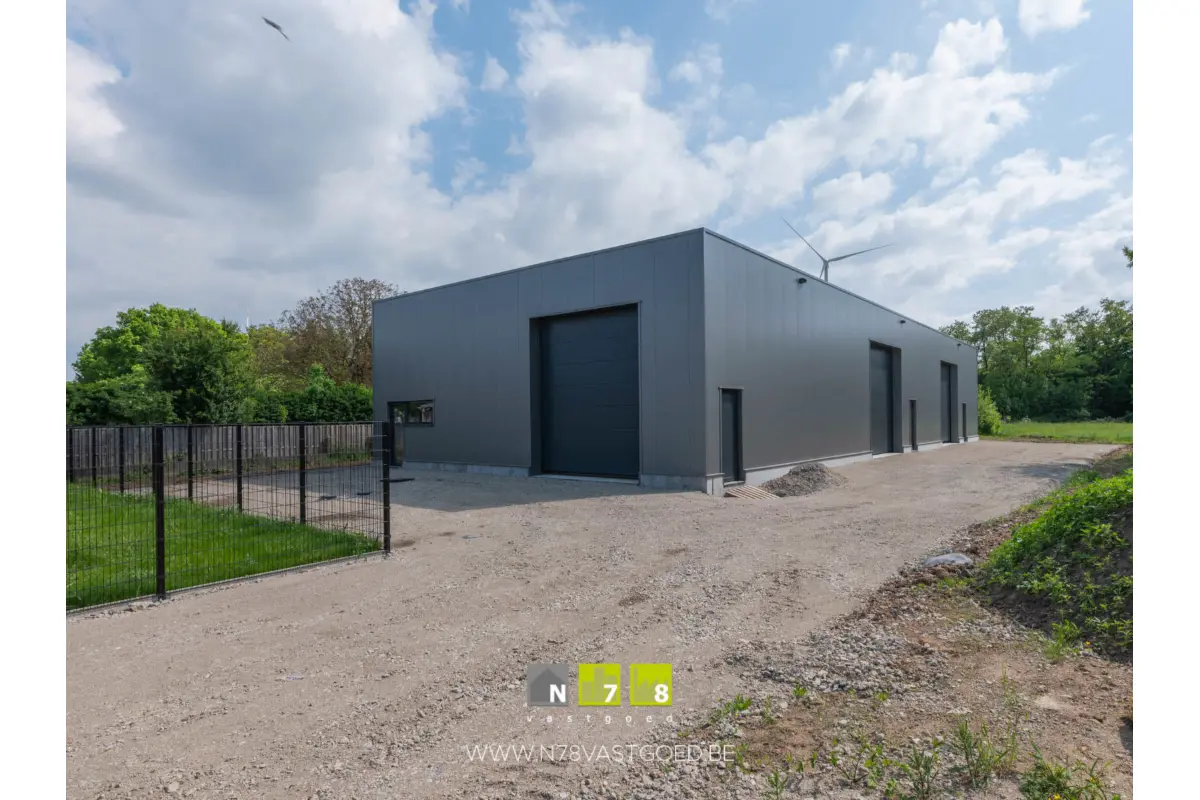 Handelszaak te  koop in Maasmechelen 3630 525000.00€  slaapkamers 470.00m² - Zoekertje 642532