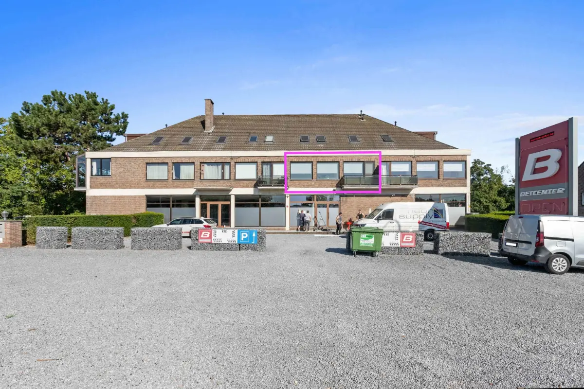 Appartement te  huur in Lanaken 3620 800.00€ 1 slaapkamers 84.00m² - Zoekertje 642497