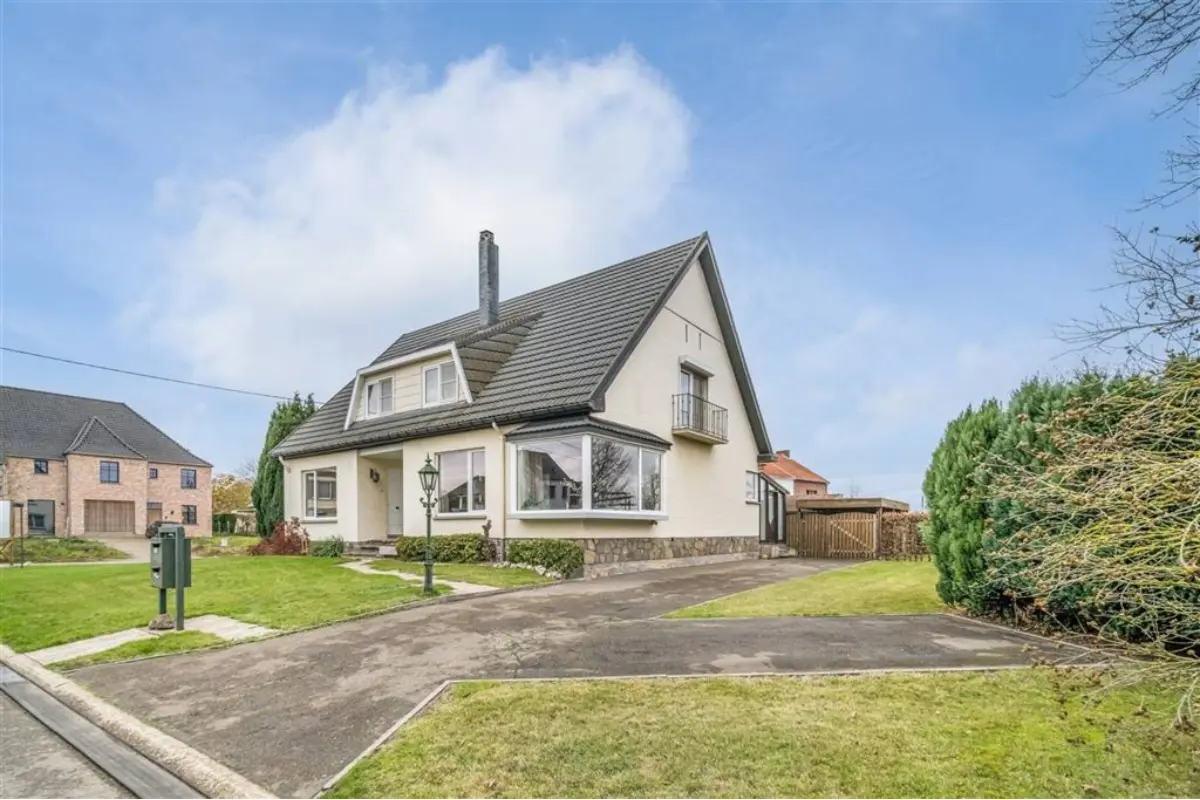 Huis te  koop in Diepenbeek 3590 359000.00€ 5 slaapkamers 247.00m² - Zoekertje 642254