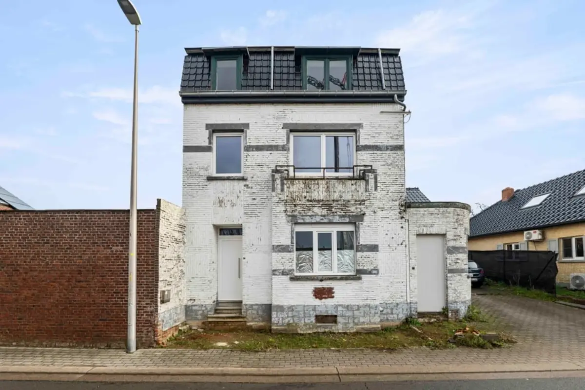 Huis te  koop in Hoeselt 3730 225000.00€  slaapkamers m² - Zoekertje 642675