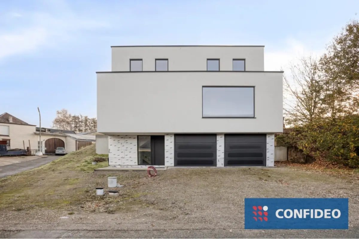 Huis te  koop in Berg 3700 599000.00€ 3 slaapkamers 265.00m² - Zoekertje 642671