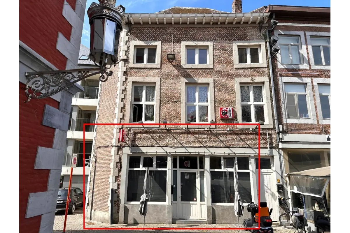 Handelszaak te  huur in Berg 3700 1500.00€  slaapkamers m² - Zoekertje 643983