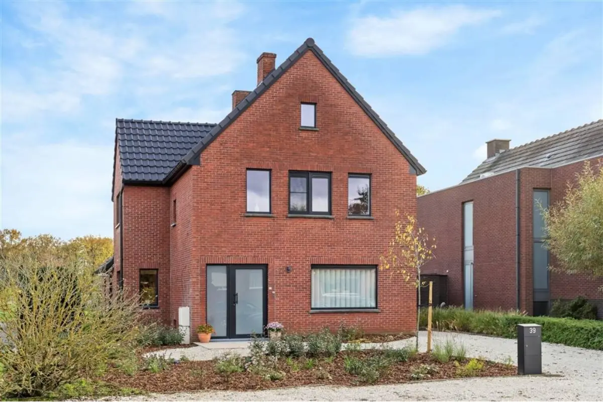 Huis te  koop in Heusden-Zolder 3550 485000.00€ 2 slaapkamers 164.00m² - Zoekertje 643837