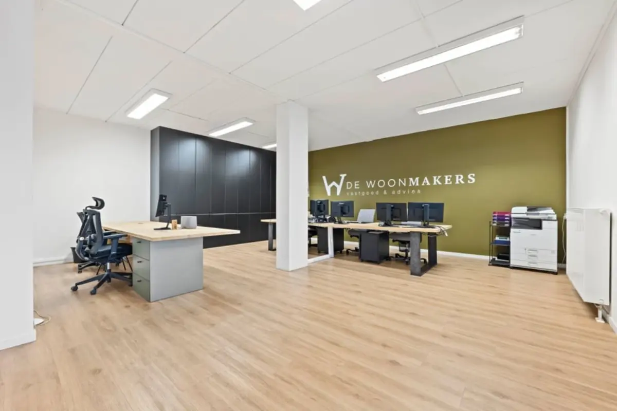 Handelszaak te  huur in Sint-Truiden 3800 1500.00€  slaapkamers 118.00m² - Zoekertje 643785