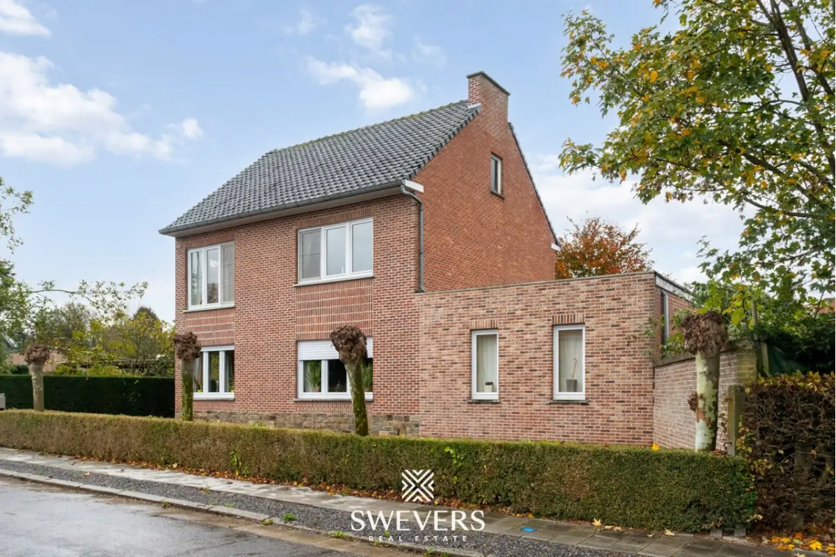 Huis te  koop in Sint-Truiden 3800 320000.00€ 3 slaapkamers 252.00m² - Zoekertje 643985