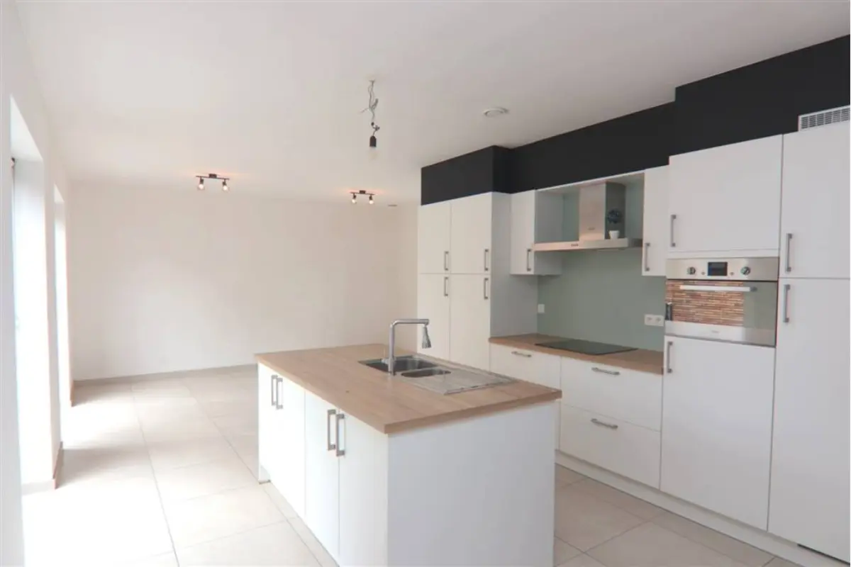 Huis te  huur in Sint-Truiden 3800 1300.00€ 3 slaapkamers 154.21m² - Zoekertje 644488