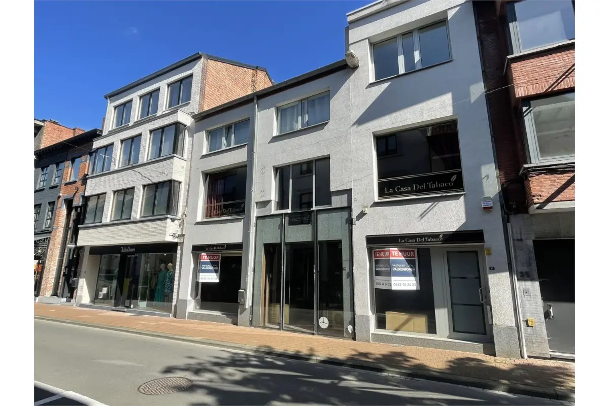 Handelszaak te  huur in Hasselt 3500 1500.00€  slaapkamers m² - Zoekertje 645118