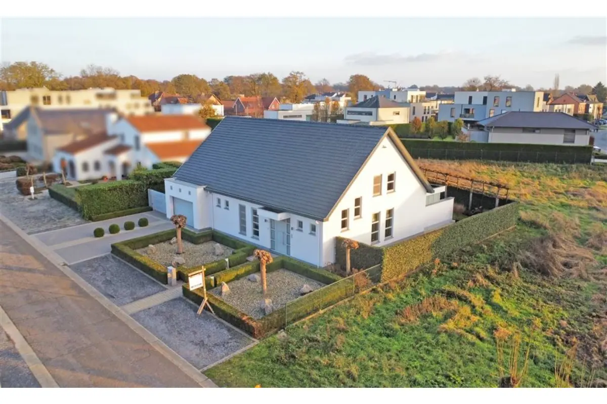 Huis te  koop in Zonhoven 3520 749000.00€ 4 slaapkamers 315.00m² - Zoekertje 645616