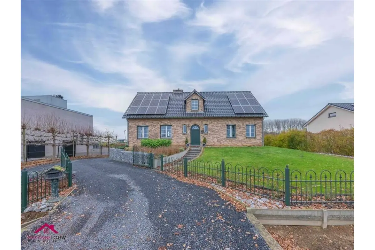 Huis te  koop in Maaseik 3680 515000.00€ 4 slaapkamers m² - Zoekertje 646480