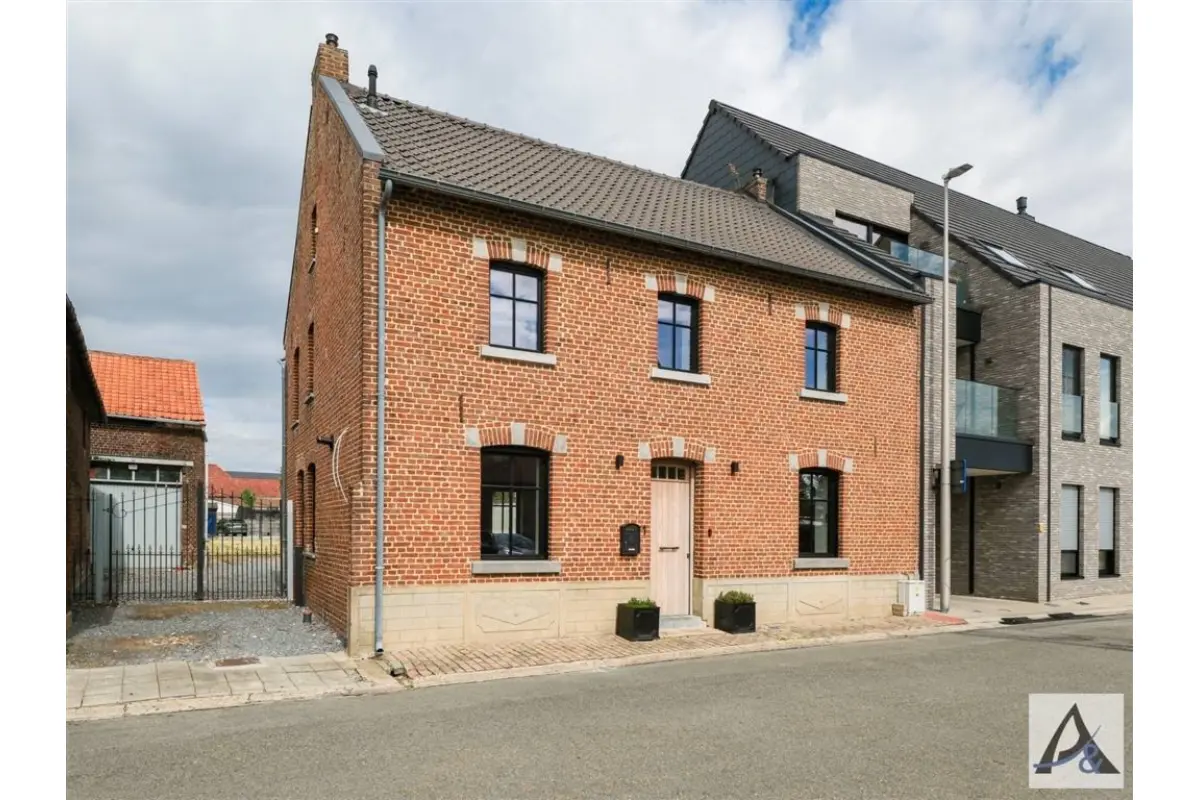 Huis te  koop in Munsterbilzen 3740 439000.00€ 3 slaapkamers 213.00m² - Zoekertje 646471