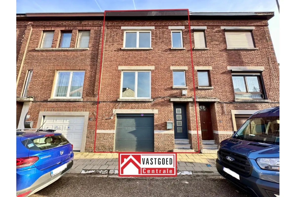Huis te  koop in Berg 3700 239000.00€  slaapkamers m² - Zoekertje 645907