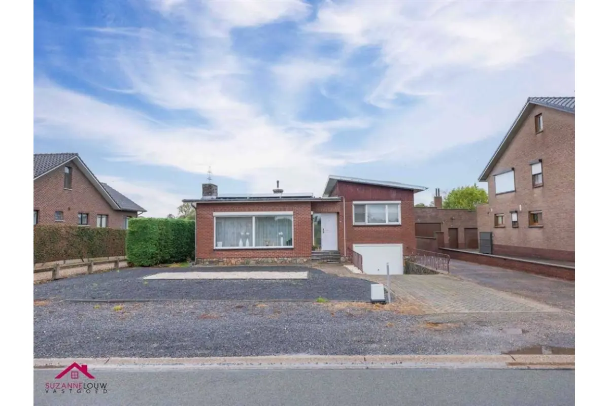 Huis te  koop in Neeroeteren 3680 279000.00€ 3 slaapkamers m² - Zoekertje 647637