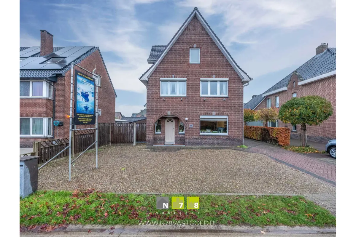 Huis te  koop in Bree 3960 329000.00€ 3 slaapkamers 154.00m² - Zoekertje 647844