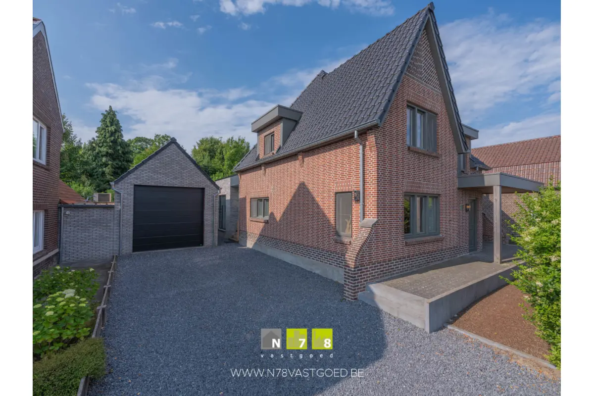 Huis te  koop in Kinrooi 3640 444000.00€ 3 slaapkamers 191.00m² - Zoekertje 649182