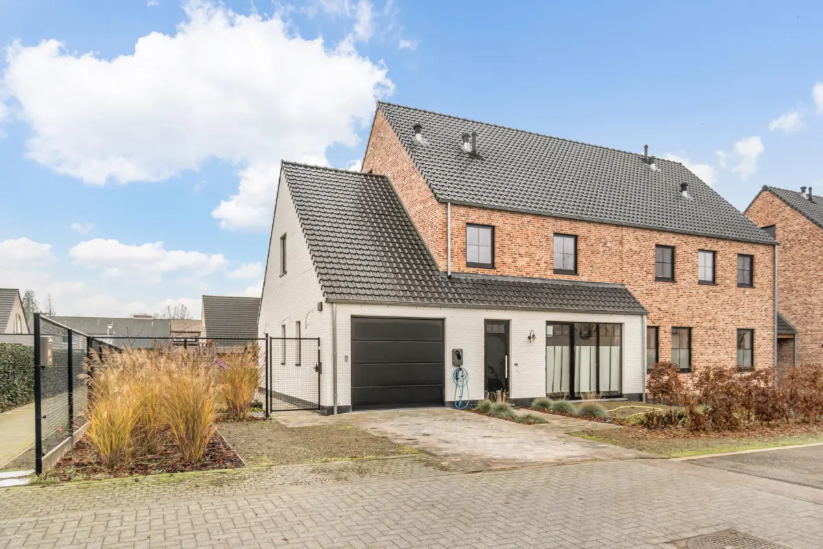 Huis te  koop in Diepenbeek 3590 495000.00€ 4 slaapkamers 195.00m² - Zoekertje 649298