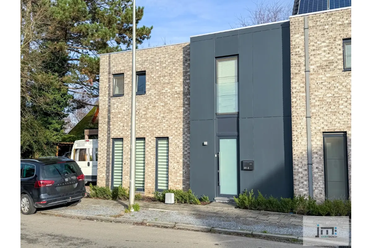 Huis te  huur in Sint-Truiden 3800 1075.00€  slaapkamers m² - Zoekertje 649700