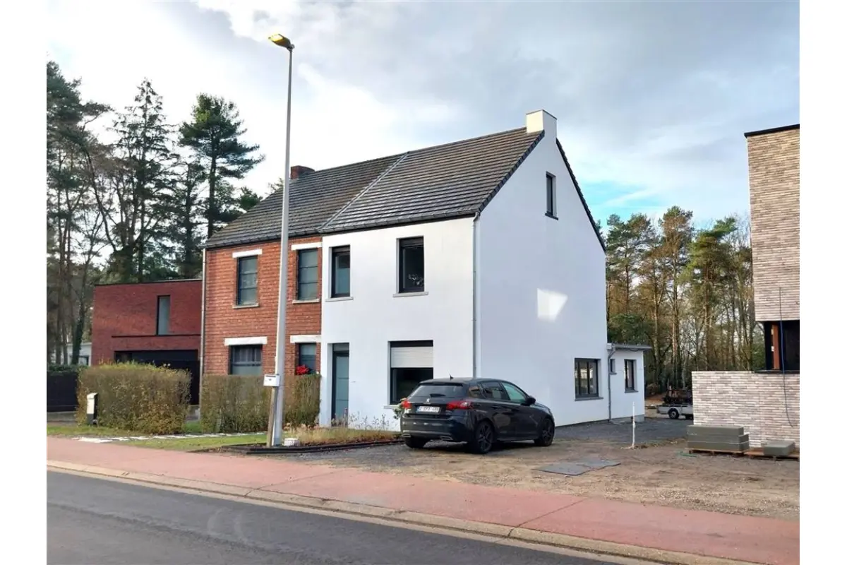 Huis te  huur in Heusden-Zolder 3550 1300.00€ 3 slaapkamers 160.00m² - Zoekertje 650799