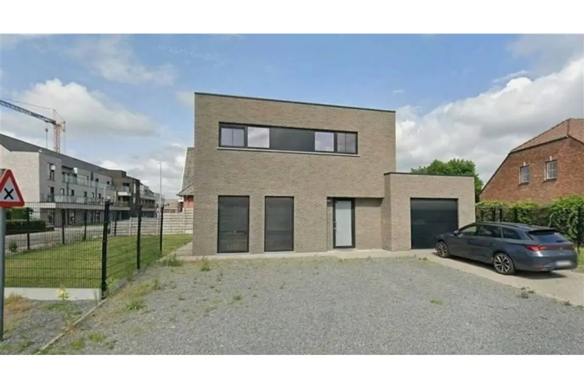 Huis te  huur in Neerpelt 3910 1475.00€ 3 slaapkamers m² - Zoekertje 676710