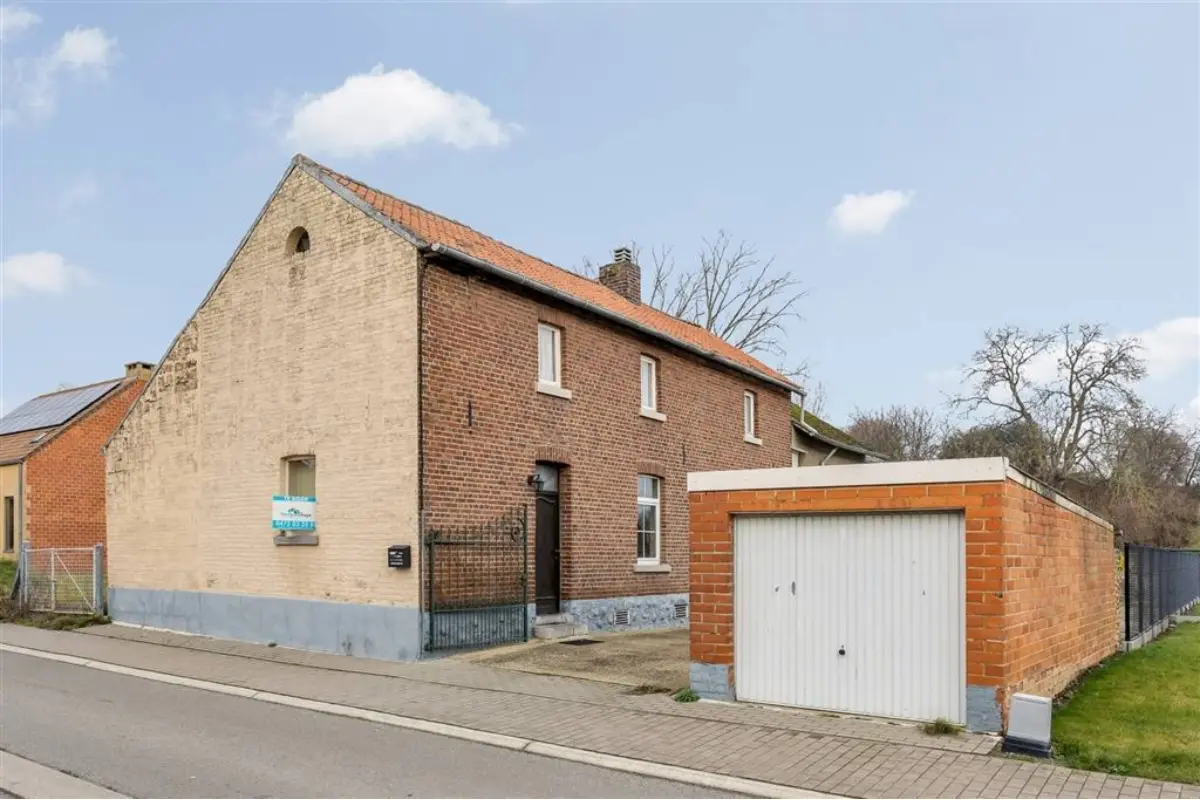Huis te  koop in Sint-Truiden 3800 159000.00€ 2 slaapkamers 190.00m² - Zoekertje 653071