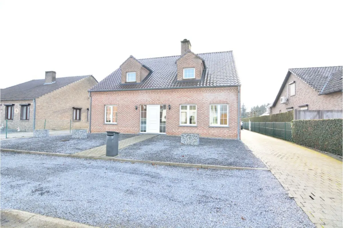 Huis te  huur in Maaseik 3680 1400.00€ 4 slaapkamers 302.00m² - Zoekertje 653185