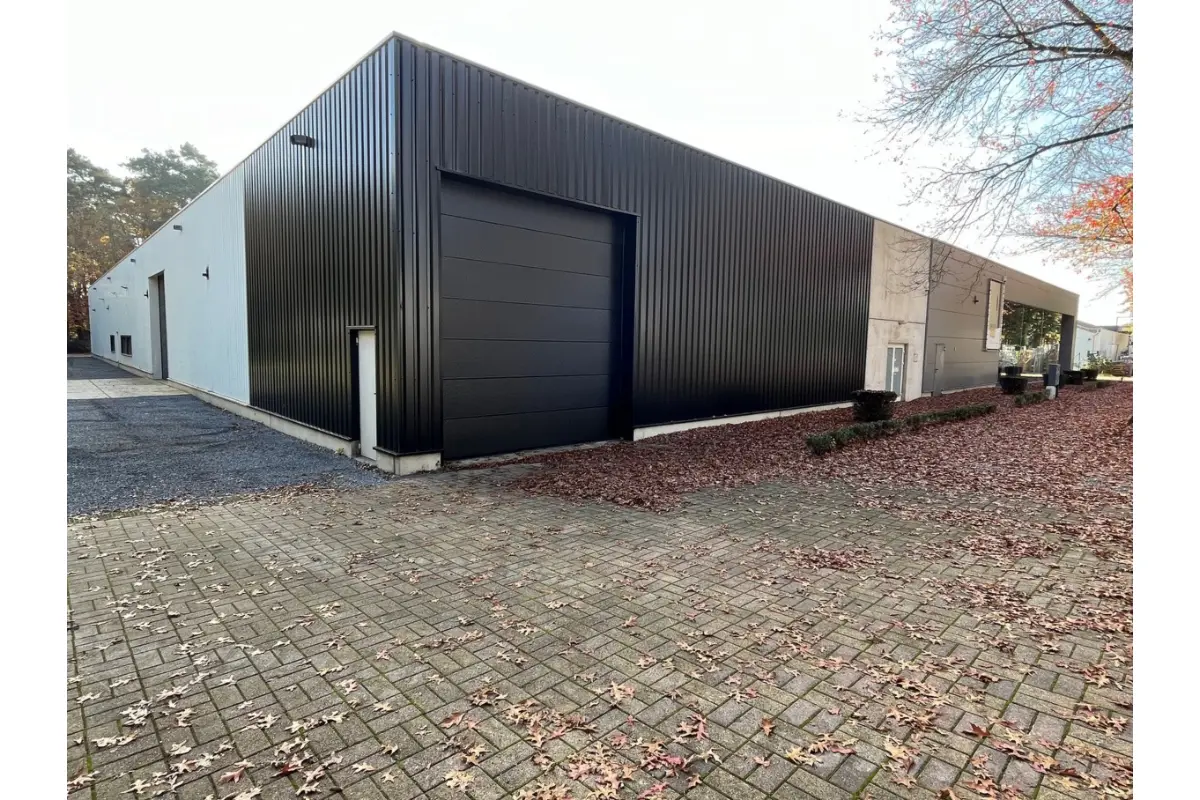 Handelszaak te  huur in Hasselt 3500 1995.00€  slaapkamers m² - Zoekertje 653204