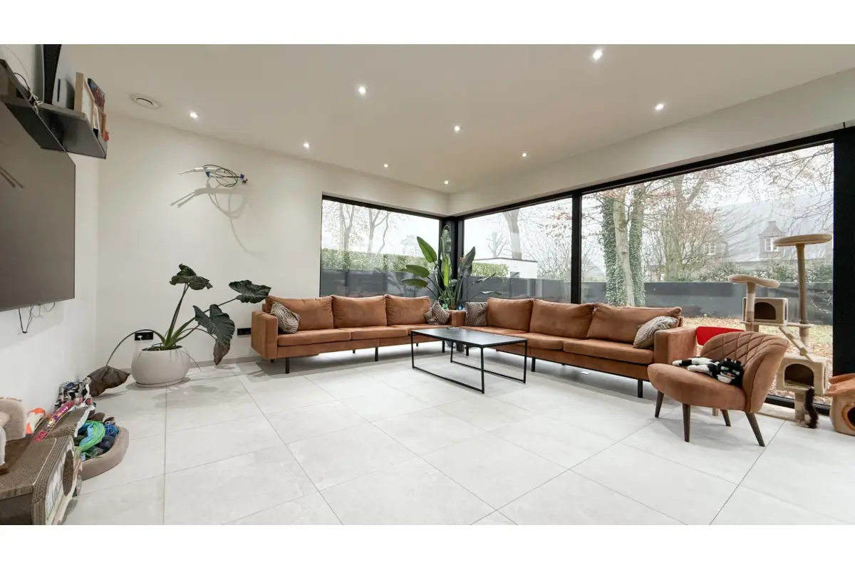 Huis te  koop in Genk 3600 689000.00€ 3 slaapkamers 200.00m² - Zoekertje 654372