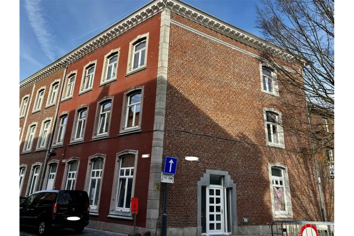 Herenhuis te  huur in Sint-Truiden 3800 2800.00€ 7 slaapkamers m² - Zoekertje 654408