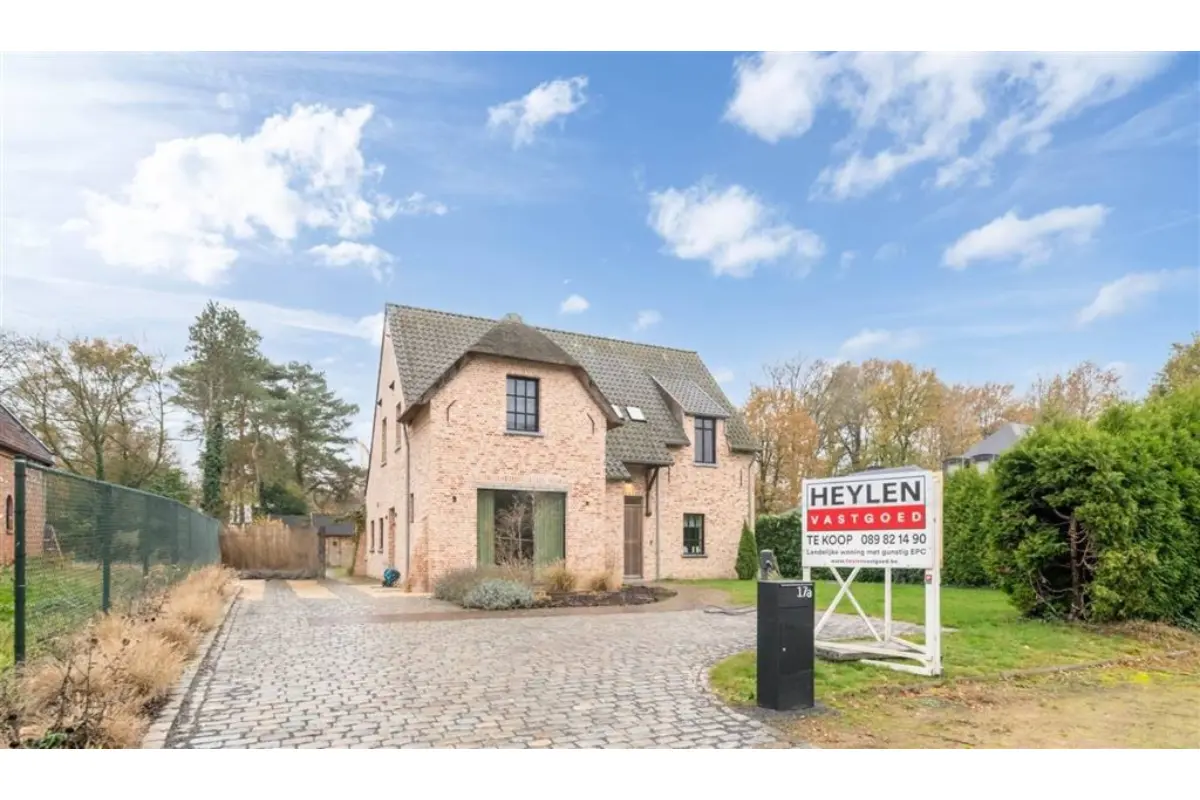 Huis te  koop in Dilsen-Stokkem 3650 799000.00€ 3 slaapkamers 231.00m² - Zoekertje 654705