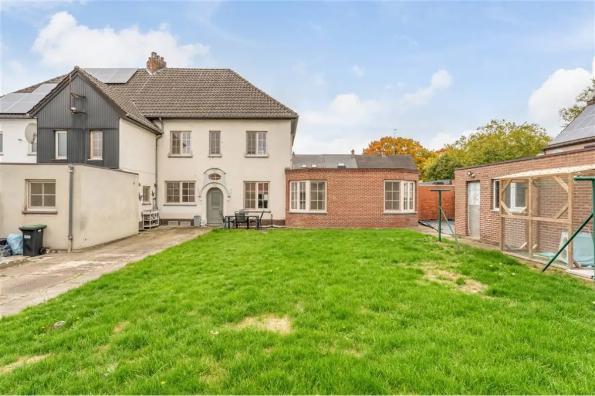 Huis te  koop in Genk 3600 329000.00€ 3 slaapkamers 140.00m² - Zoekertje 654706